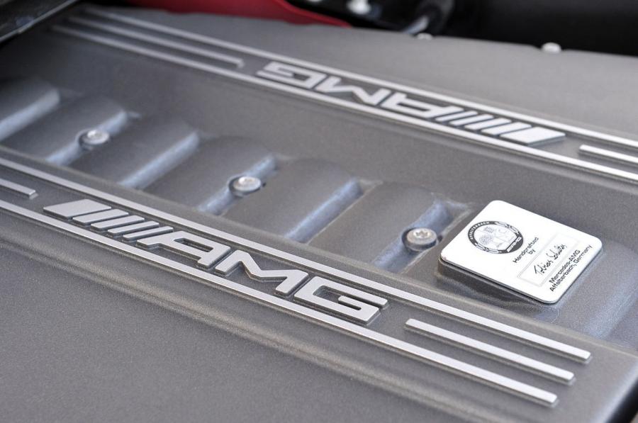  Mercedes-Benz SLS AMG GT 2013 года  (фото 17 из 110)